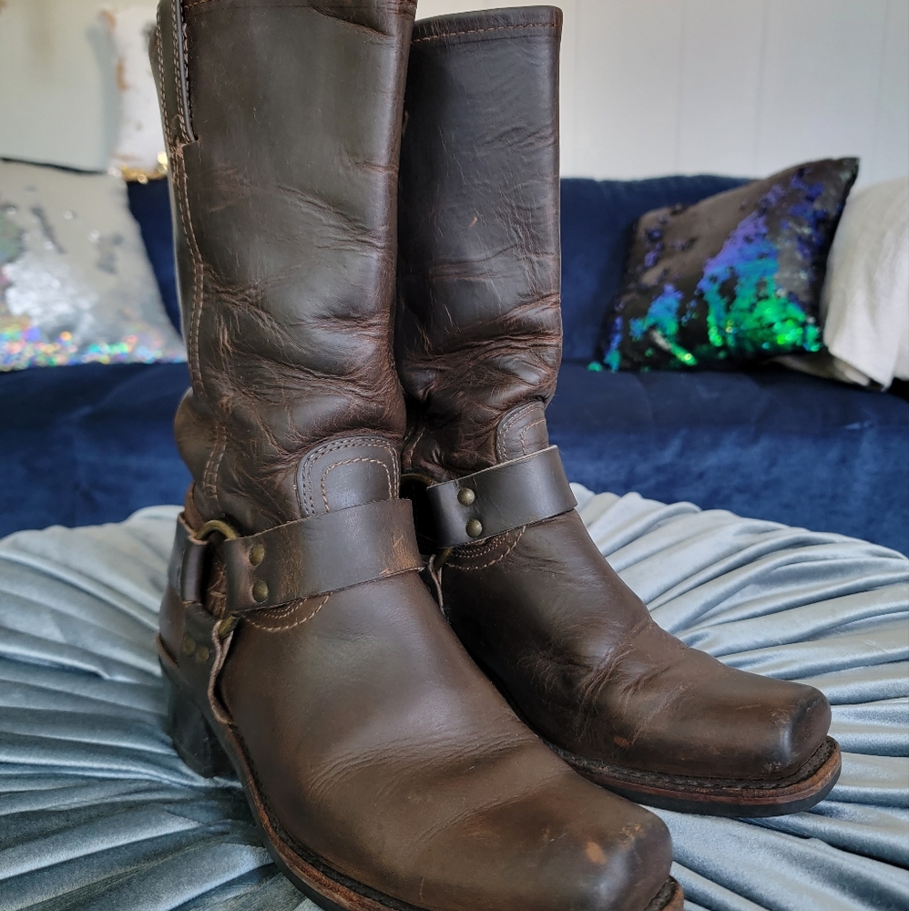 Frye Harness 12R Women's Pull On Boot in Brown